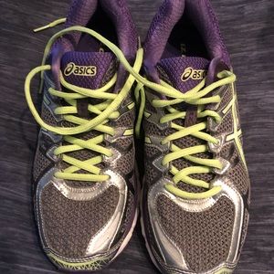 ASICS running shoe, size 10. Maybe worn once.